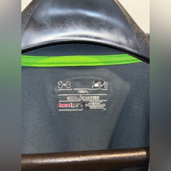 Under Armour Heat Gear Honey Comb Style Short Sleeve Active Shirt Size Large - Picture 2 of 4